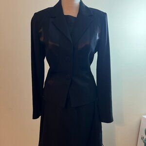 Fashion 3 Piece Suit: Size 8
